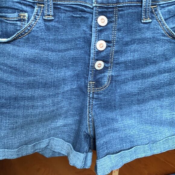 Hollister size 7 high waist denim cuffed shorts - Picture 2 of 8